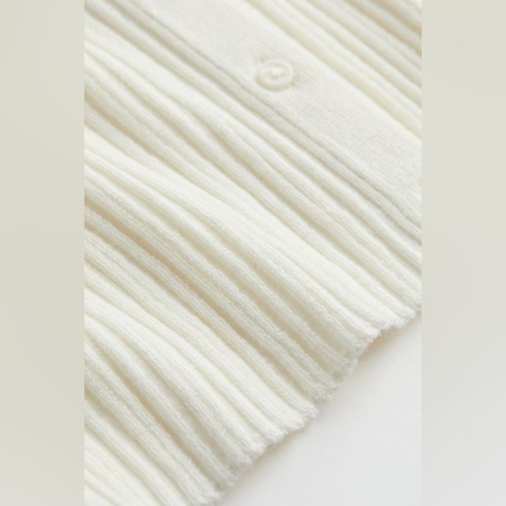 H&M White Collared Ribbed Top (S) - Picture 5 of 5